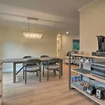 Updated And Modern House Less Than 1 Mi To Dtwn Bentonville!
