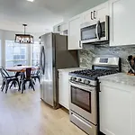 Chic Bentonville Home With Patio And Fire Pit!