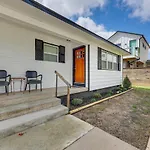 Cozy Duplex, Walk To Bentonville City Square!