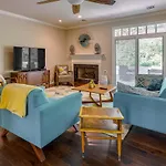 North Bentonville Vacation Rental Near Bike Trails