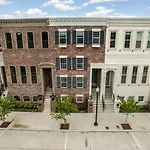 The Brownstone-1 Block To Downtown Bentonville