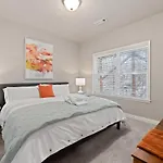 The Genesis-Bike Friendly-Hot Tub- Sleeps 15