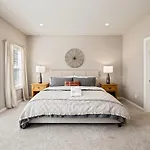 The Genesis-Bike Friendly-Hot Tub- Sleeps 15