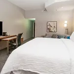 Courtyard By Marriott Bentonville