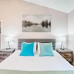 Modern Bentonville Retreat - Sleeps 6 Near Trails