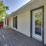 Sunny And Chic Retreat With Spacious Yard And Patio!