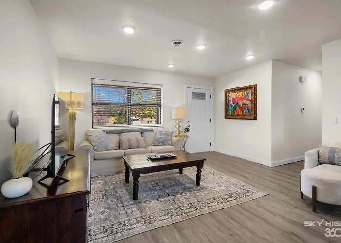 Beth Ln Breakaway Family Home-Blocks From Walmart Hq