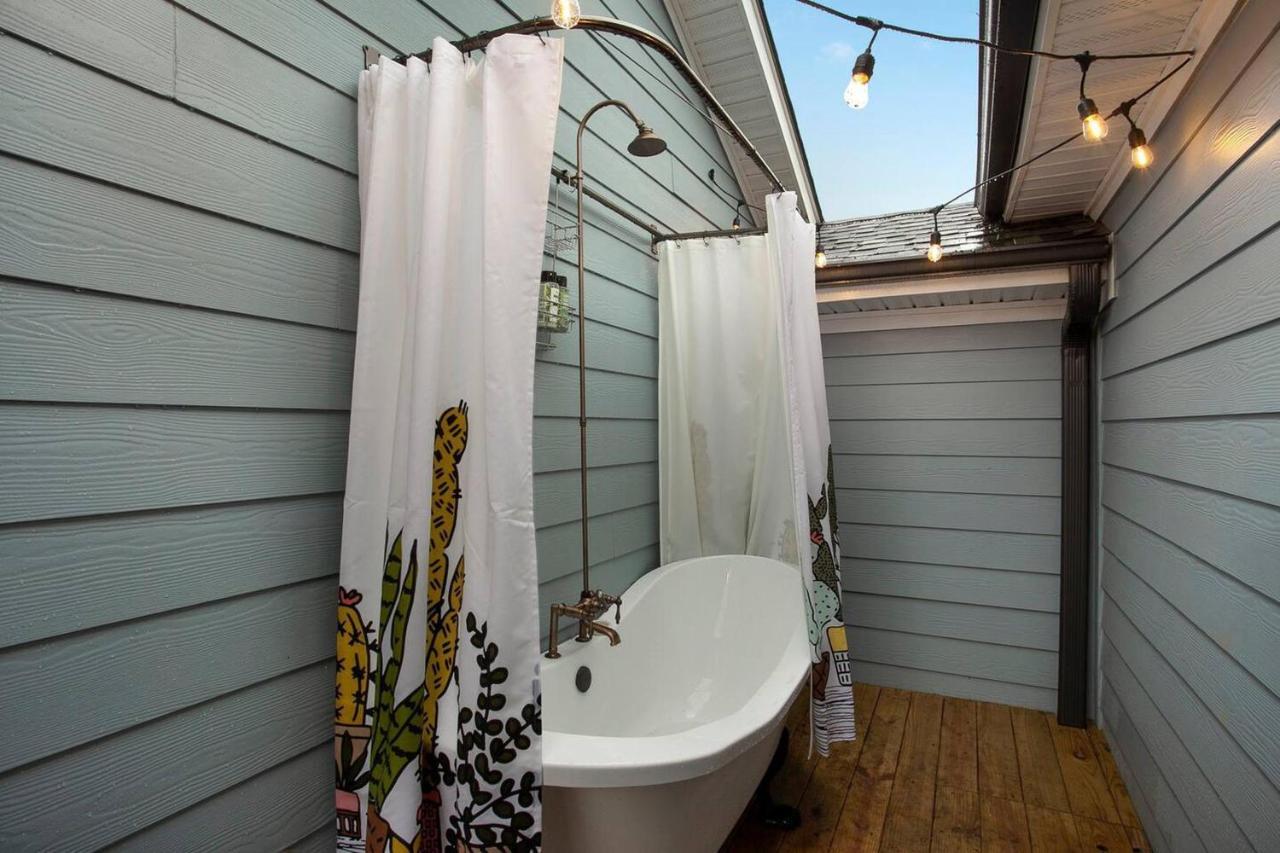 The Sunflower - Mtb Friendly - Half Mi To Bville Square! Holiday home