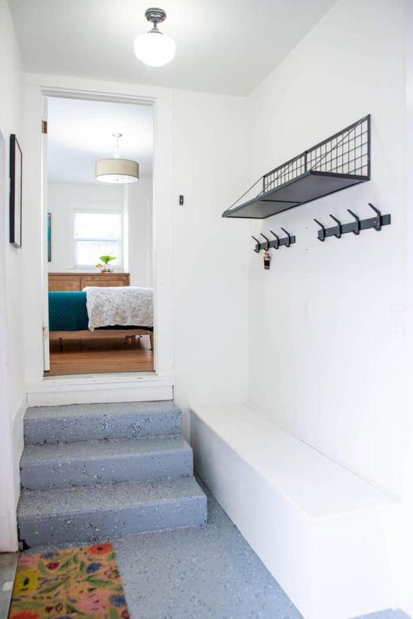 The Sunflower - Mtb Friendly - Half Mi To Bville Square! Holiday home *