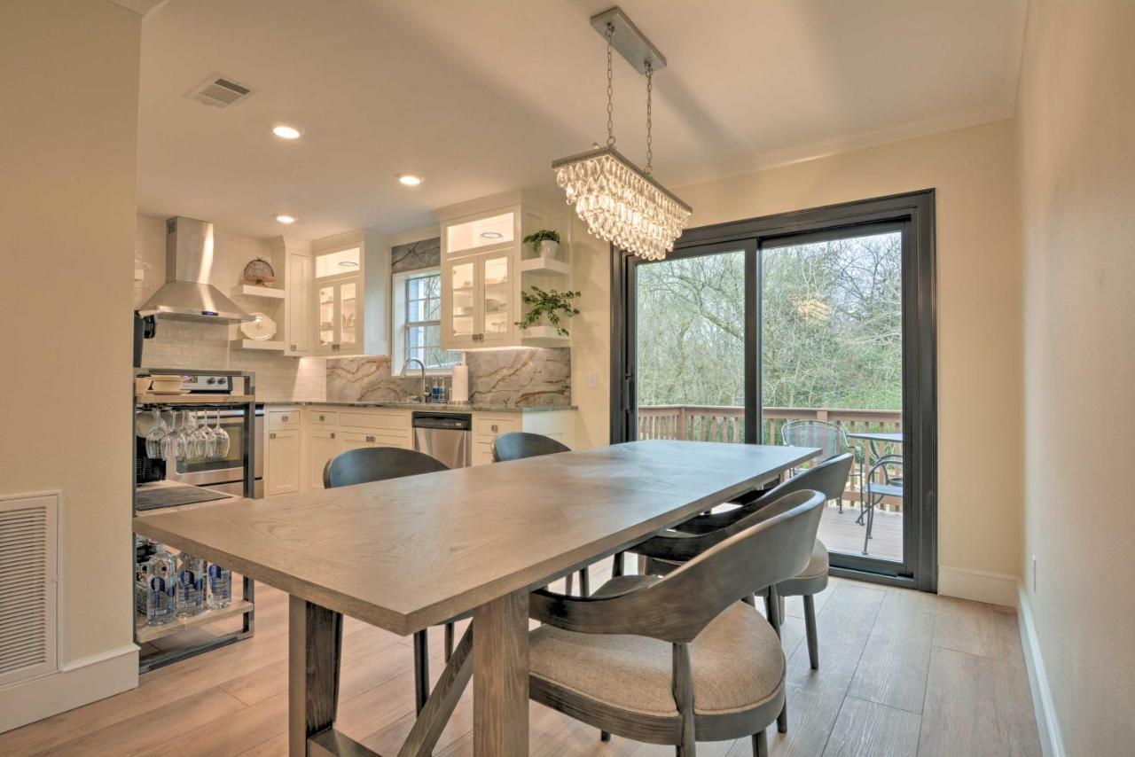 Holiday home Updated And Modern House Less Than 1 Mi To Dtwn Bentonville!