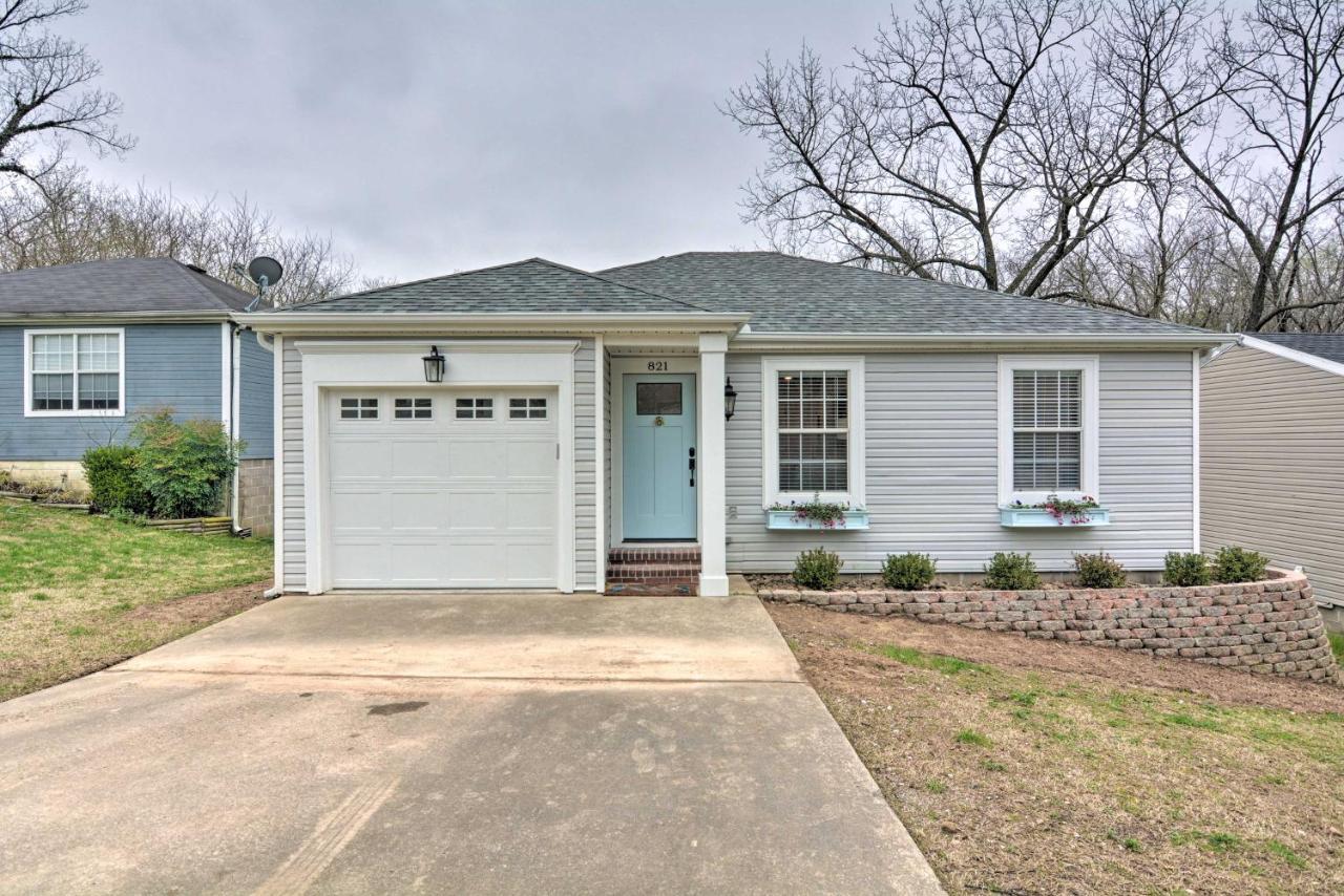 Holiday home Updated And Modern House Less Than 1 Mi To Dtwn Bentonville!