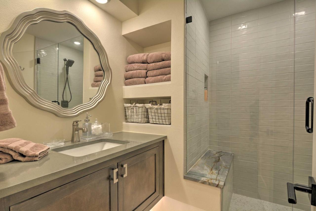 Updated And Modern House Less Than 1 Mi To Dtwn Bentonville!