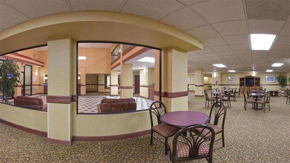 Express & By Ihg Hotel Bentonville