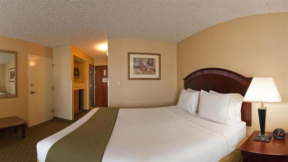 Express & By Ihg