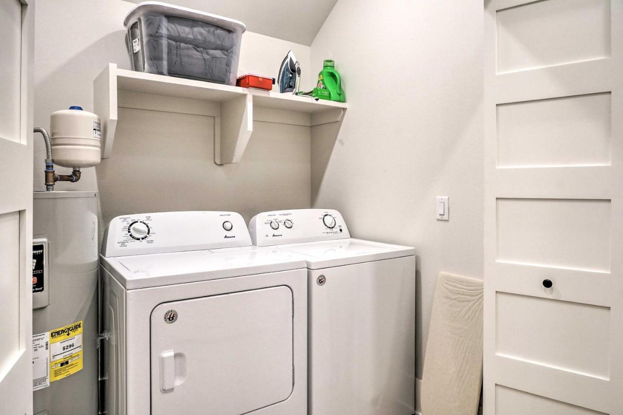 Airy Less Than 1 Mile To Square! Apartment