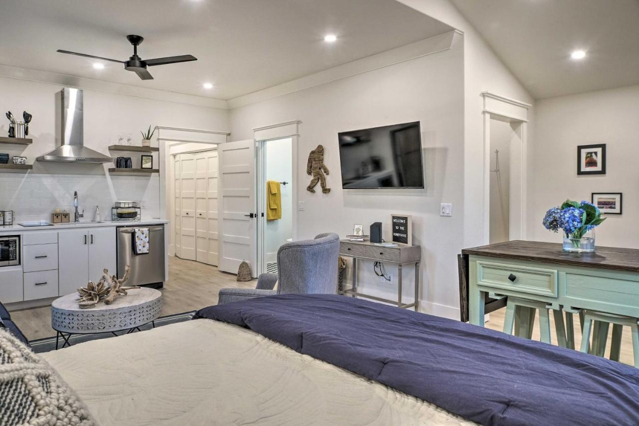 Airy Less Than 1 Mile To Square! Apartment Bentonville