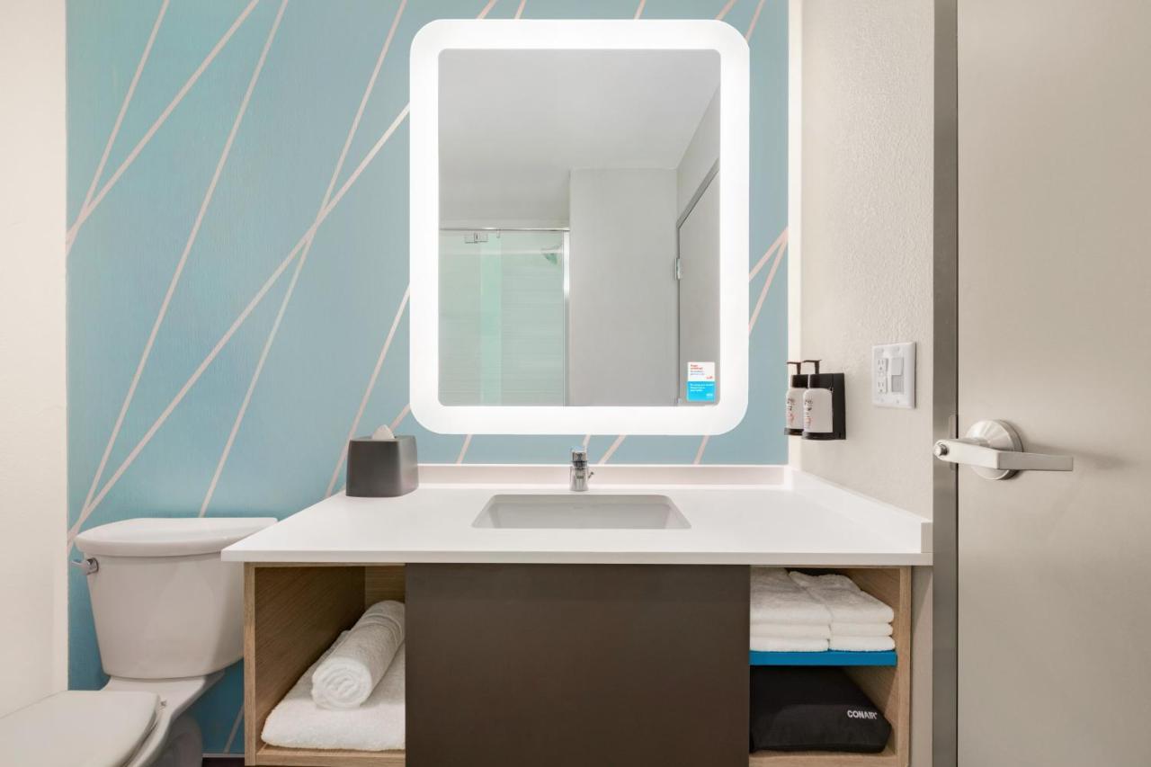 Avid - - Rogers By Ihg Hotel