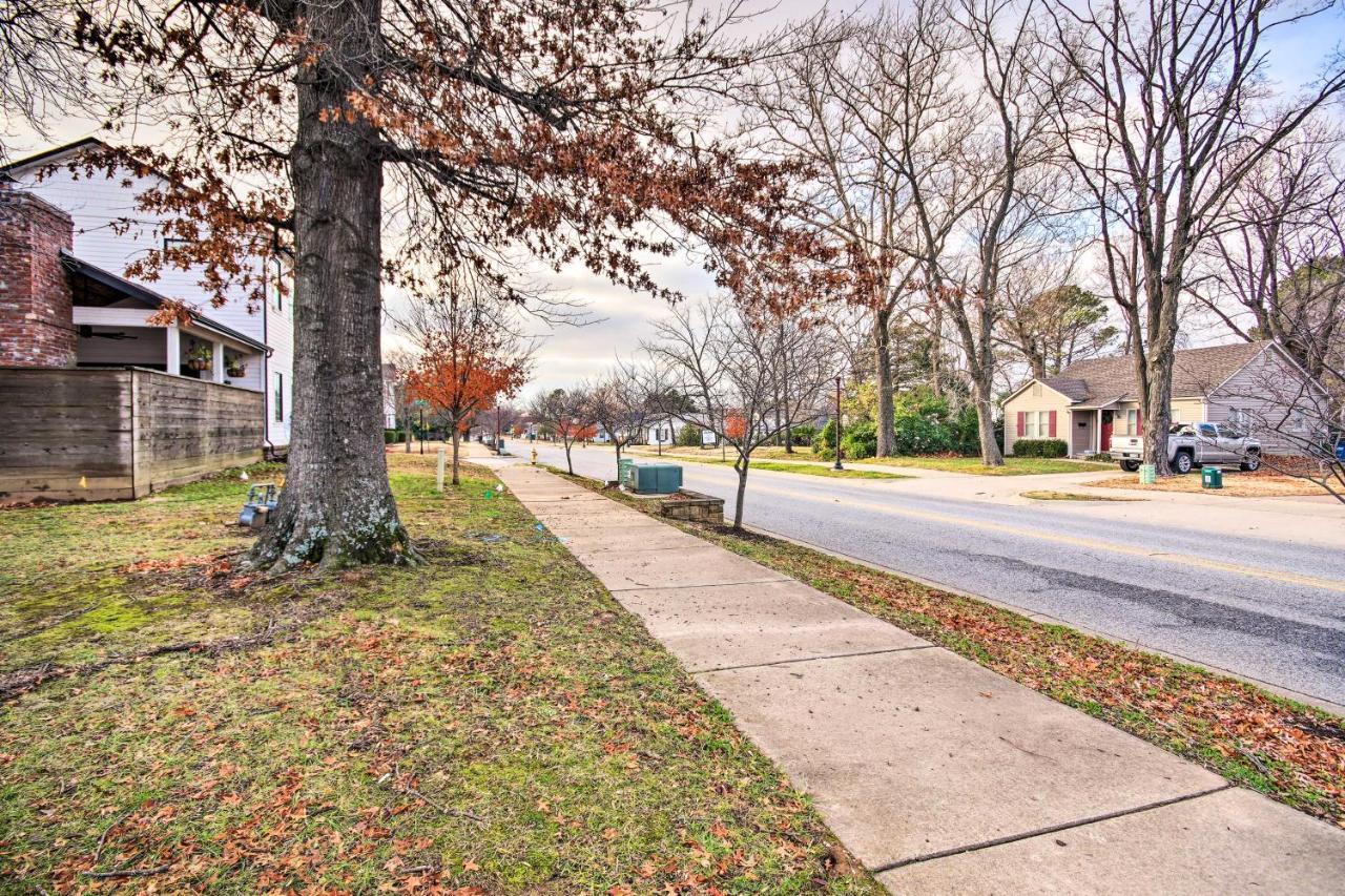 Grassy Yard, Walk To Square Holiday home *