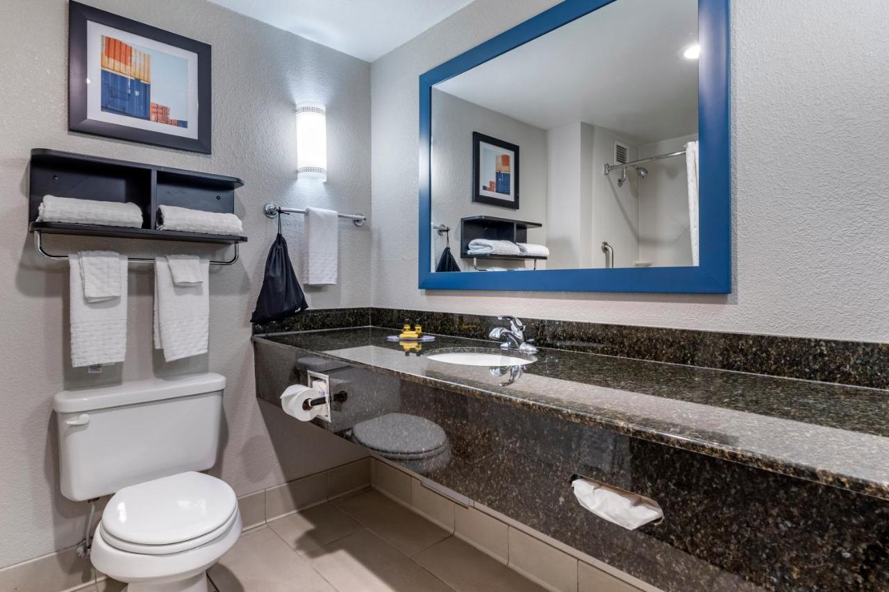 Best Western Plus Castlerock & 3* Bentonville