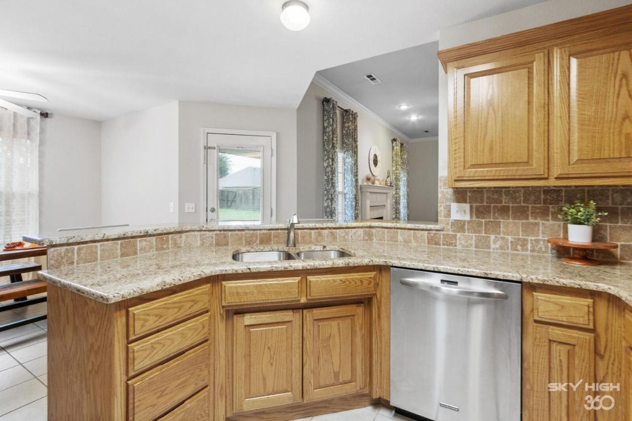 Bike In-out, Close To Applegate And Coler Trails, Close To Downtown, Dogs Ok Holiday home *