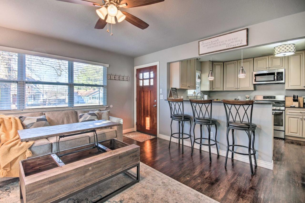 Cozy Duplex, Walk To Square!