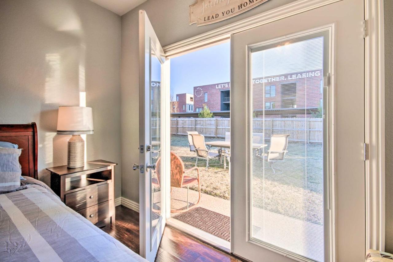 Cozy Duplex, Walk To Square! Holiday home Bentonville