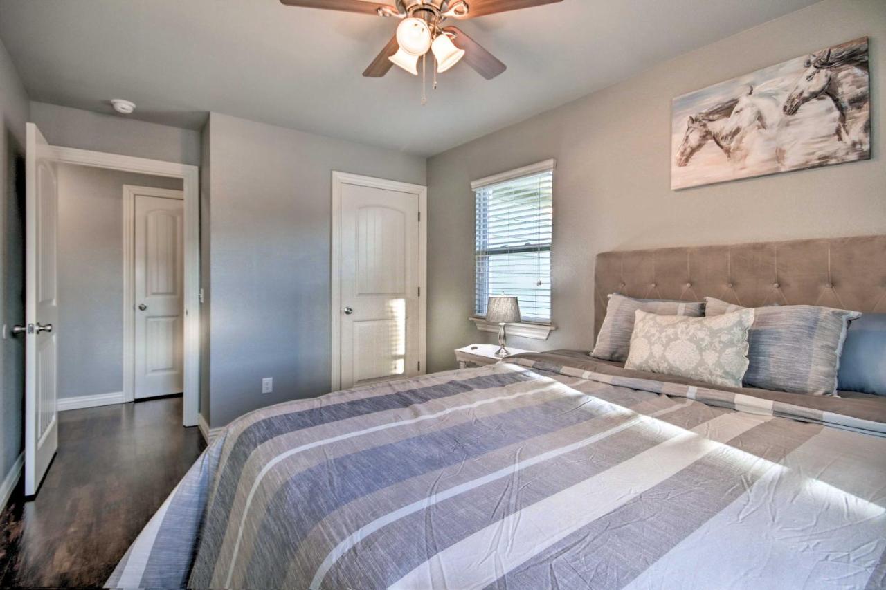 Cozy Duplex, Walk To Square!