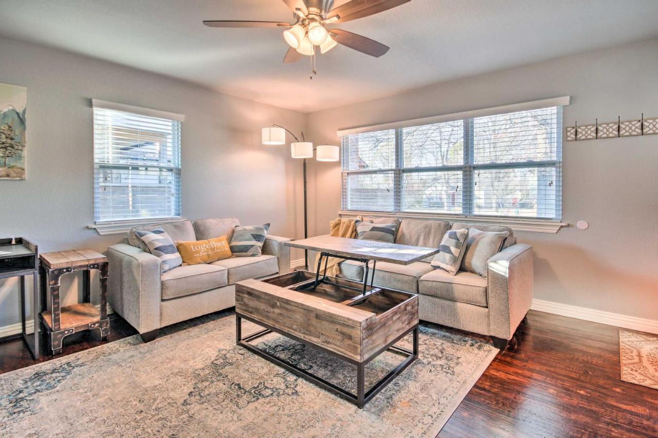 Cozy Duplex, Walk To Square! Bentonville