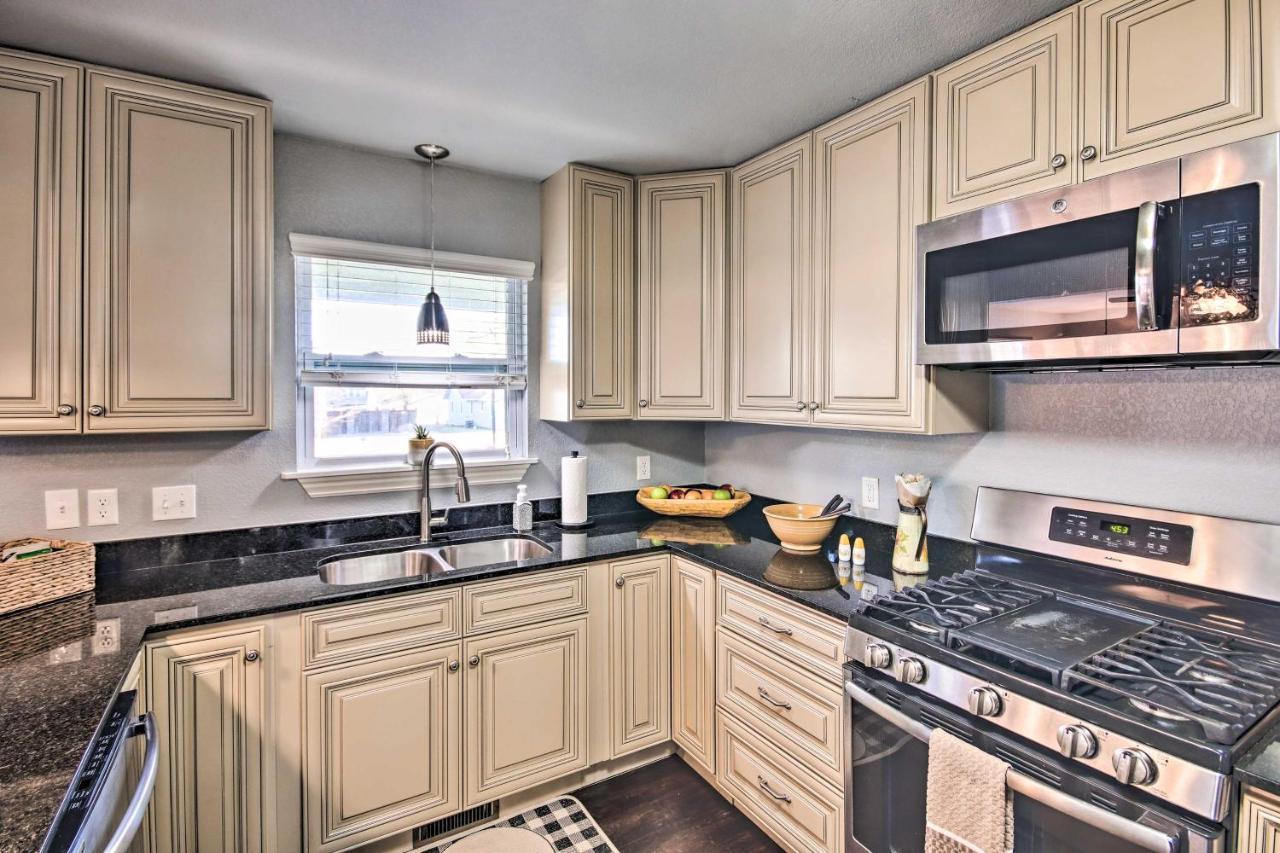 Cozy Duplex, Walk To Square! *