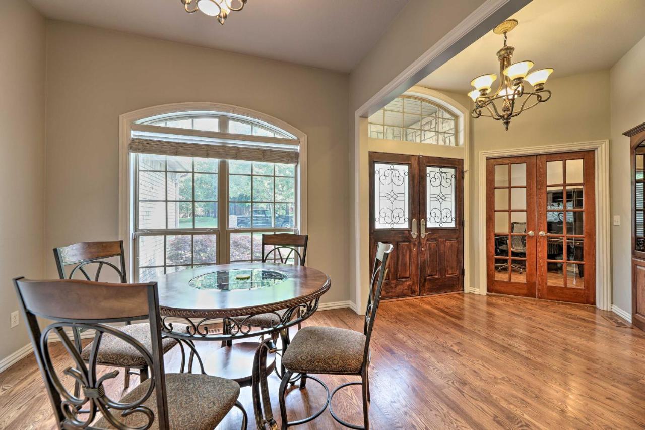 Holiday home With Pool Table, 2 Mi To Downtown! Bentonville