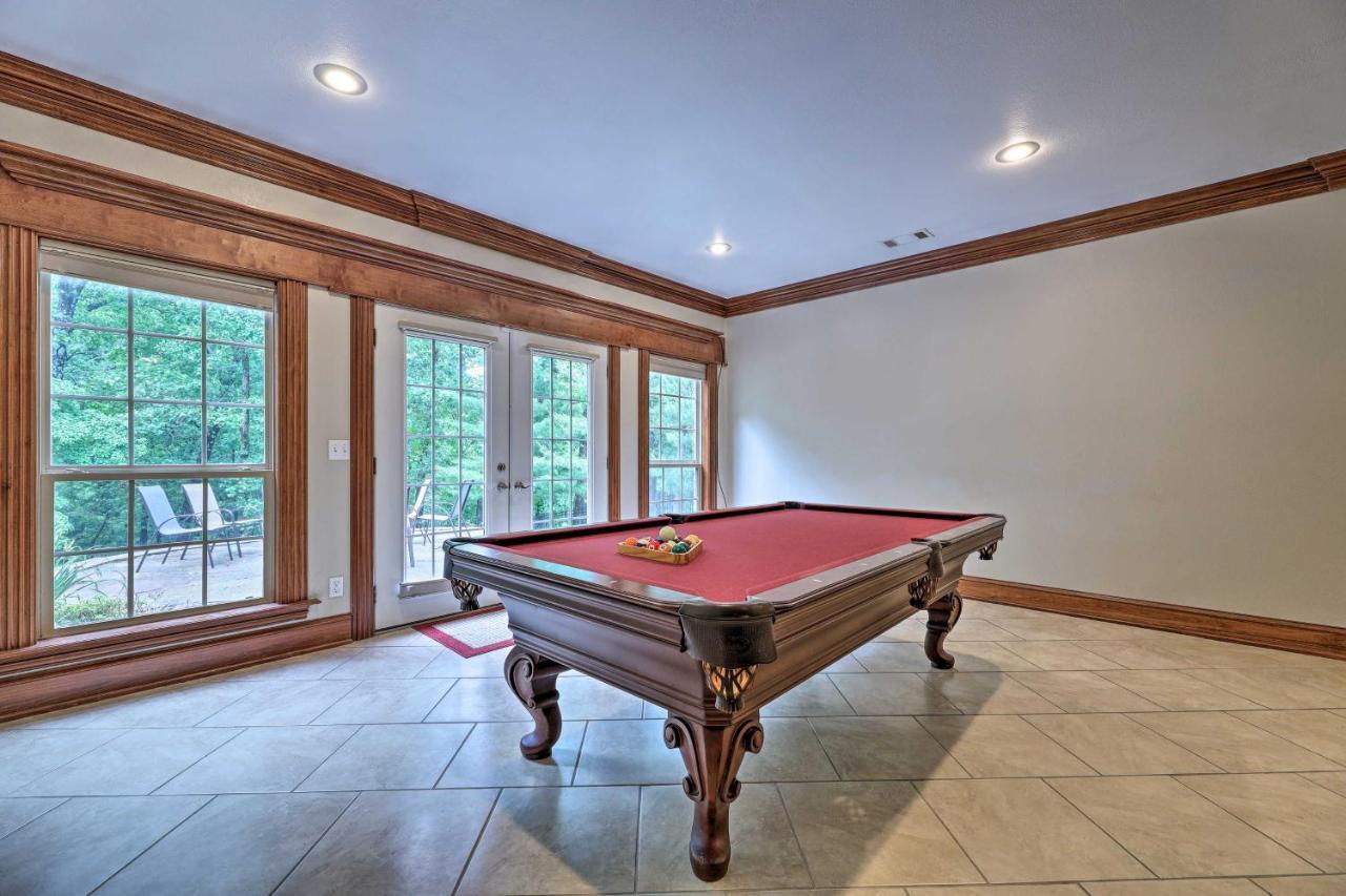With Pool Table, 2 Mi To Downtown! Holiday home *