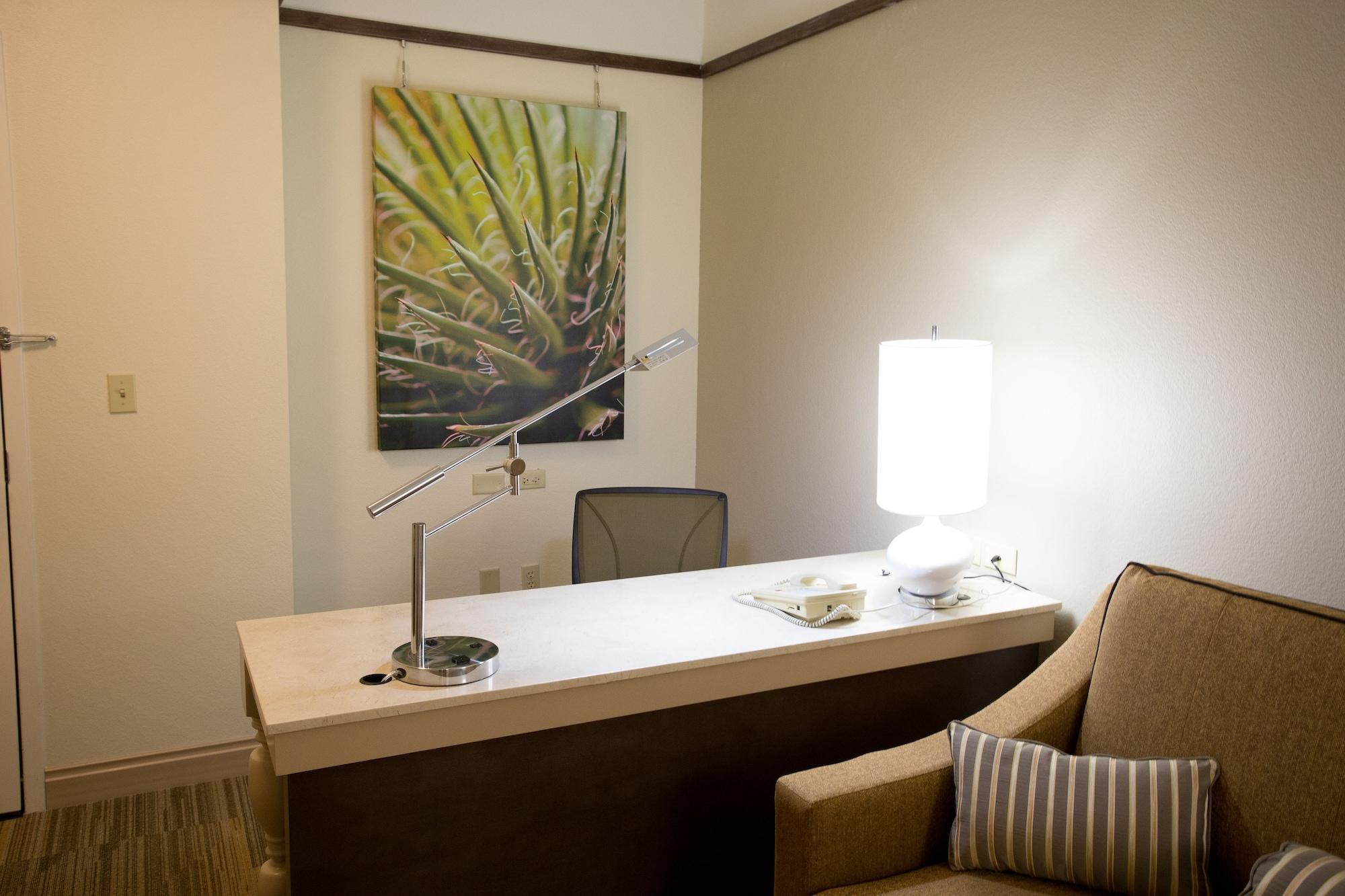 Hotel Hilton Garden Rogers 4*