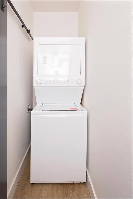 Apartment The On Ast., Downtown Near All! *
