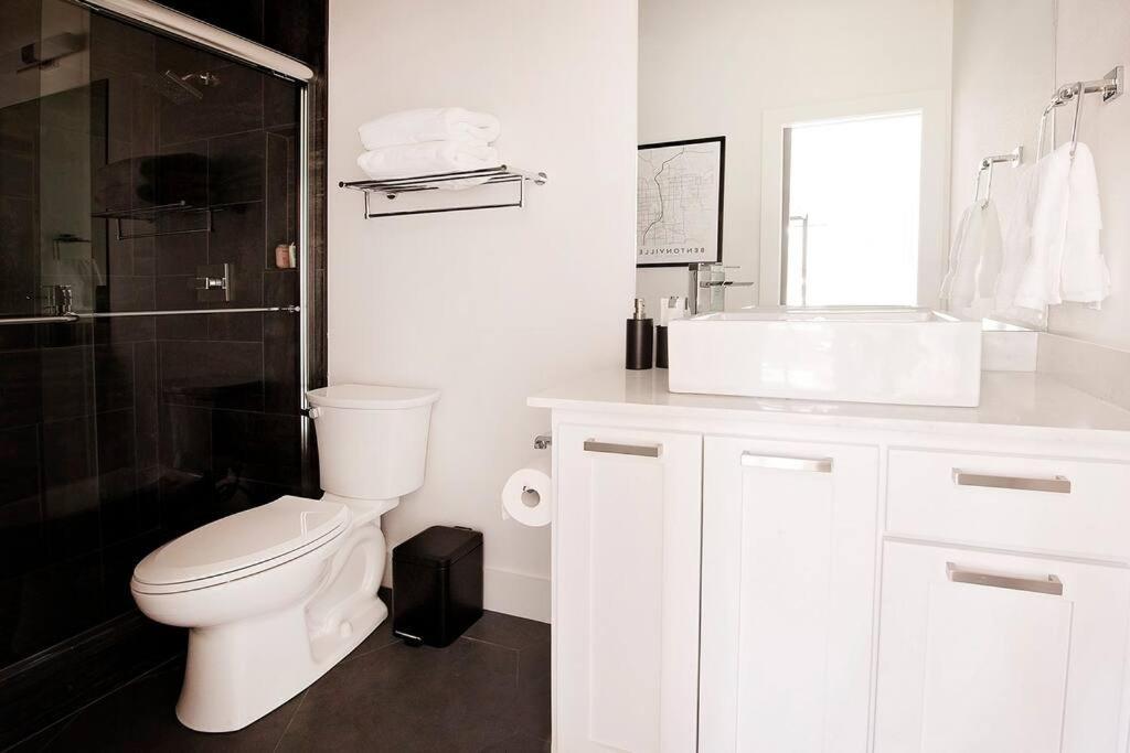 The On Ast., Downtown Near All! Apartment Bentonville
