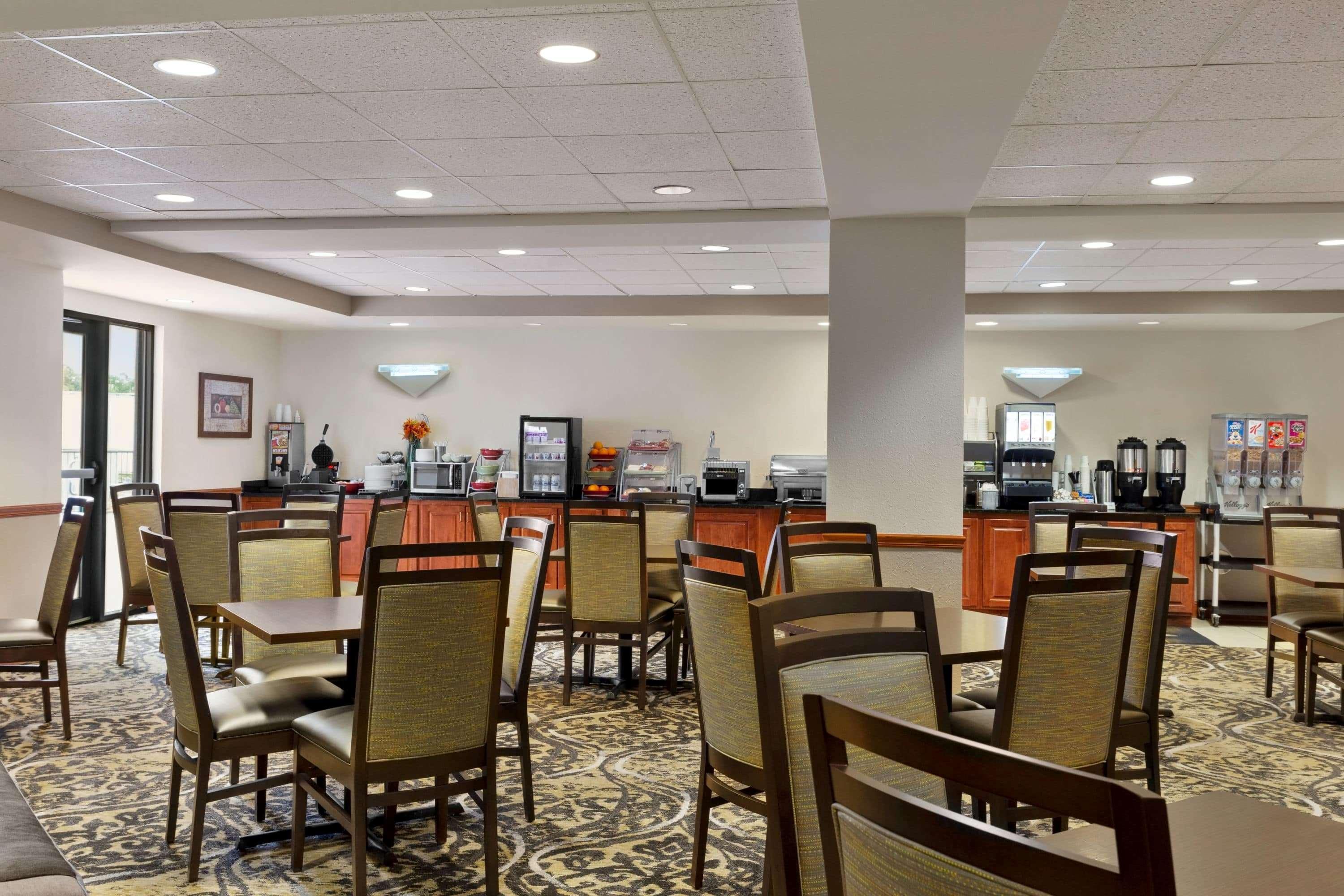 Wingate By Wyndham Hotel 3*