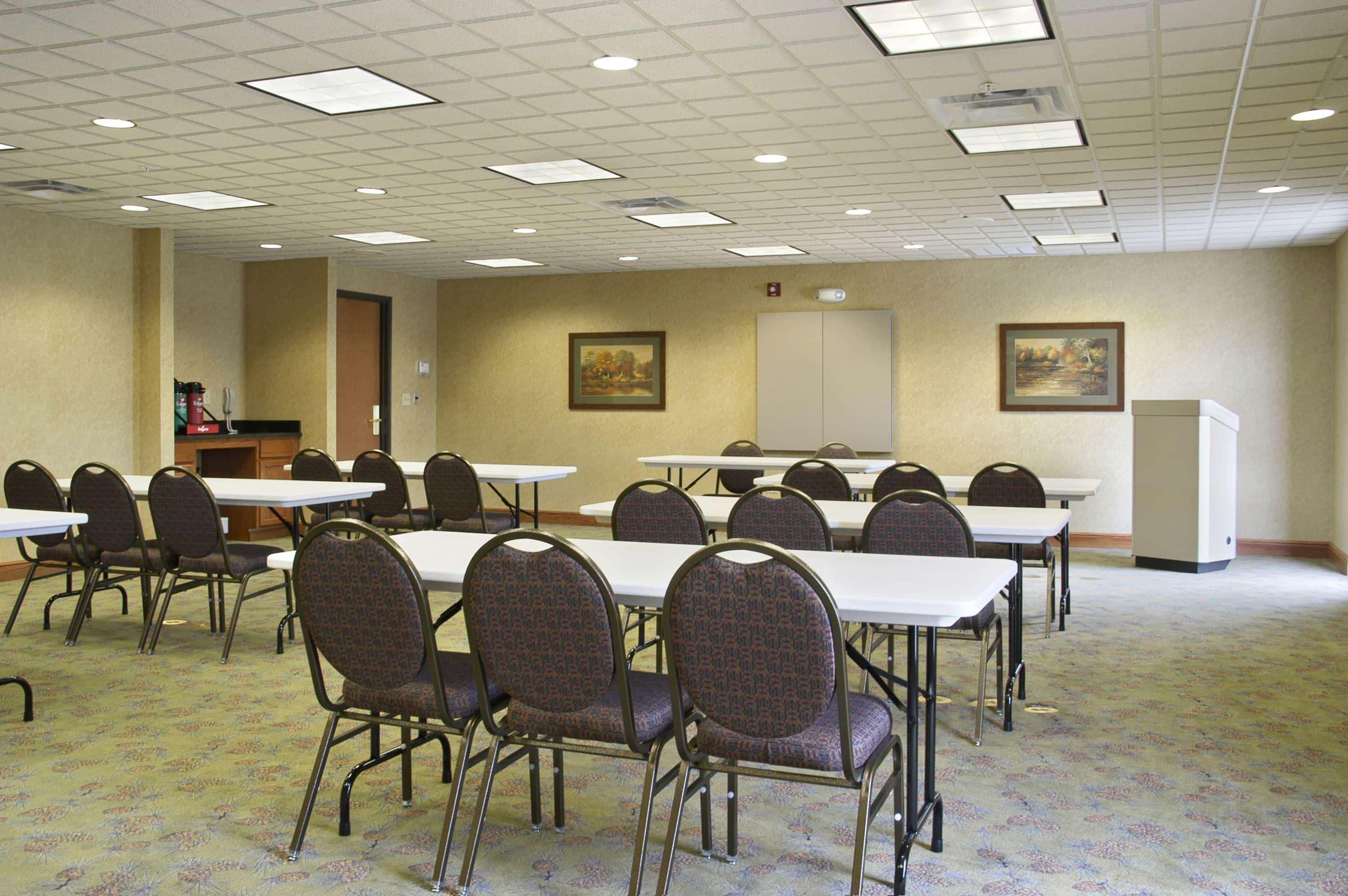 Wingate By Wyndham Hotel