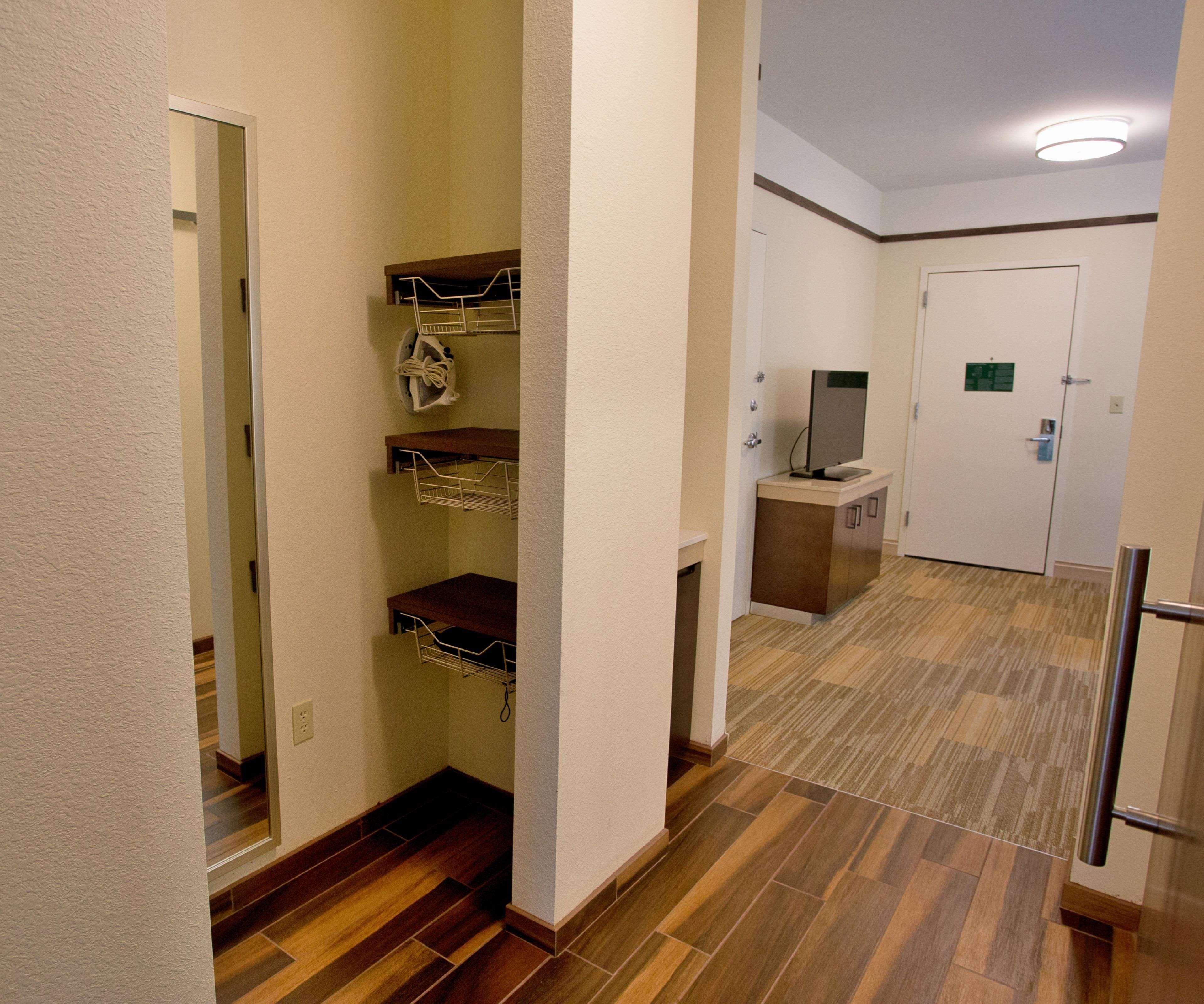 Hilton Garden Rogers 4*