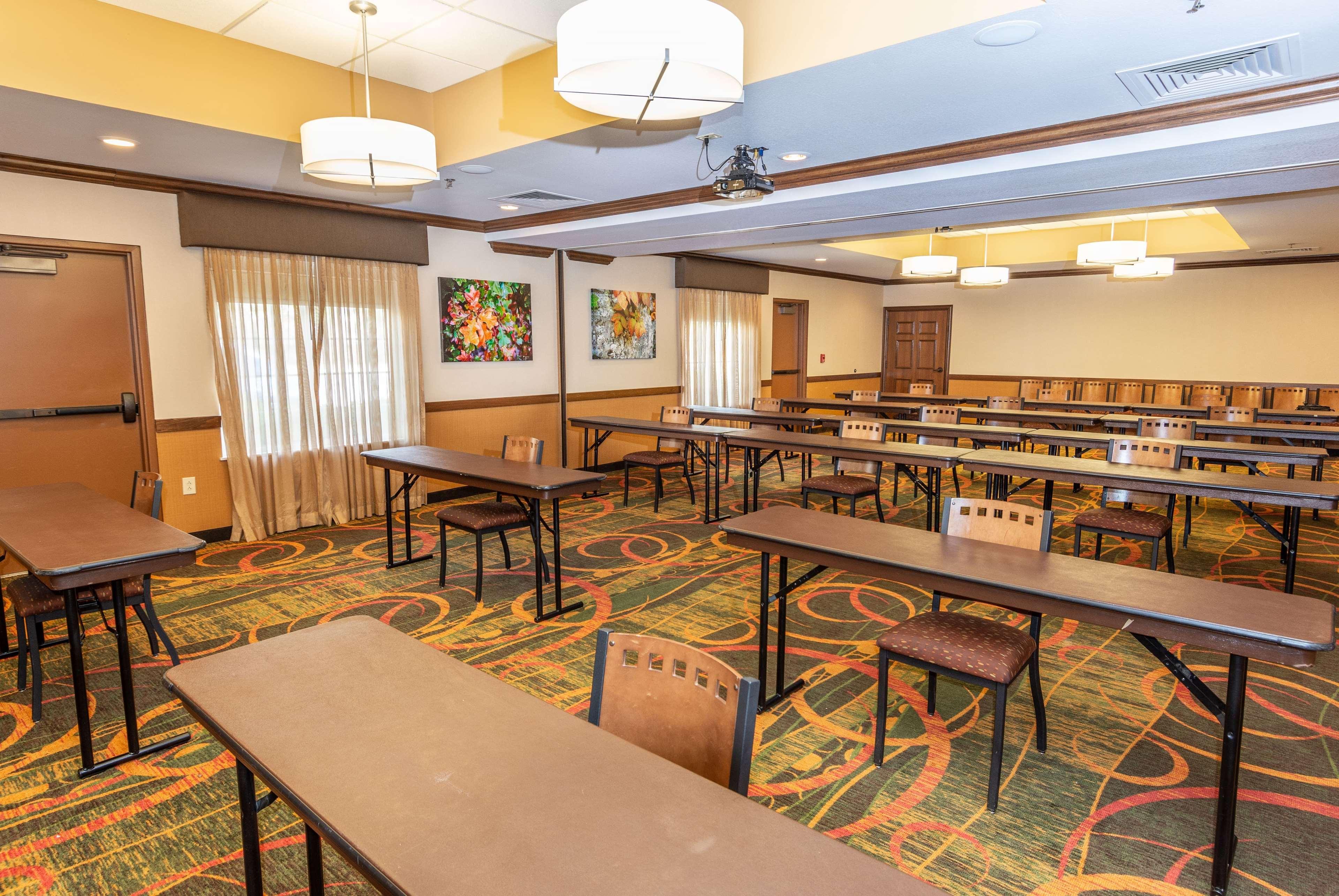 La Quinta By Wyndham Hotel