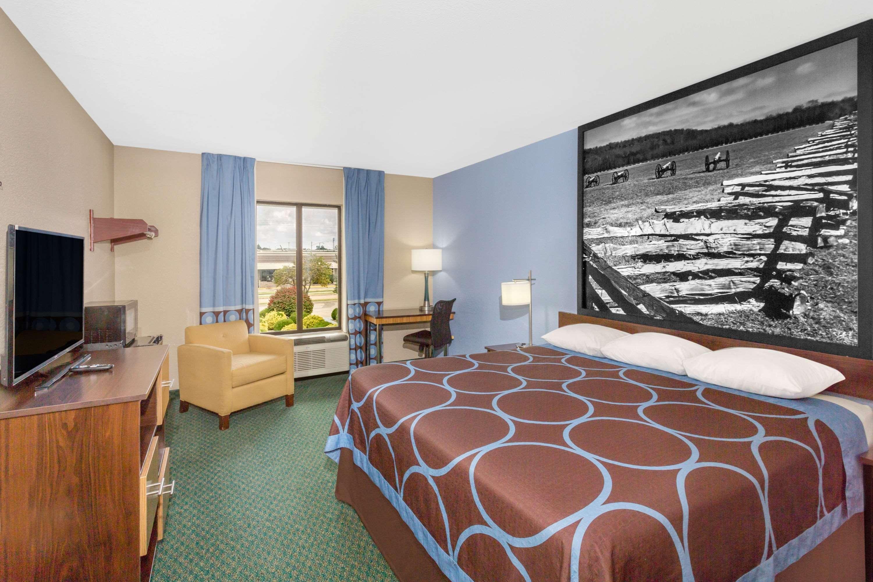 Super 8 By Wyndham Motel Bentonville