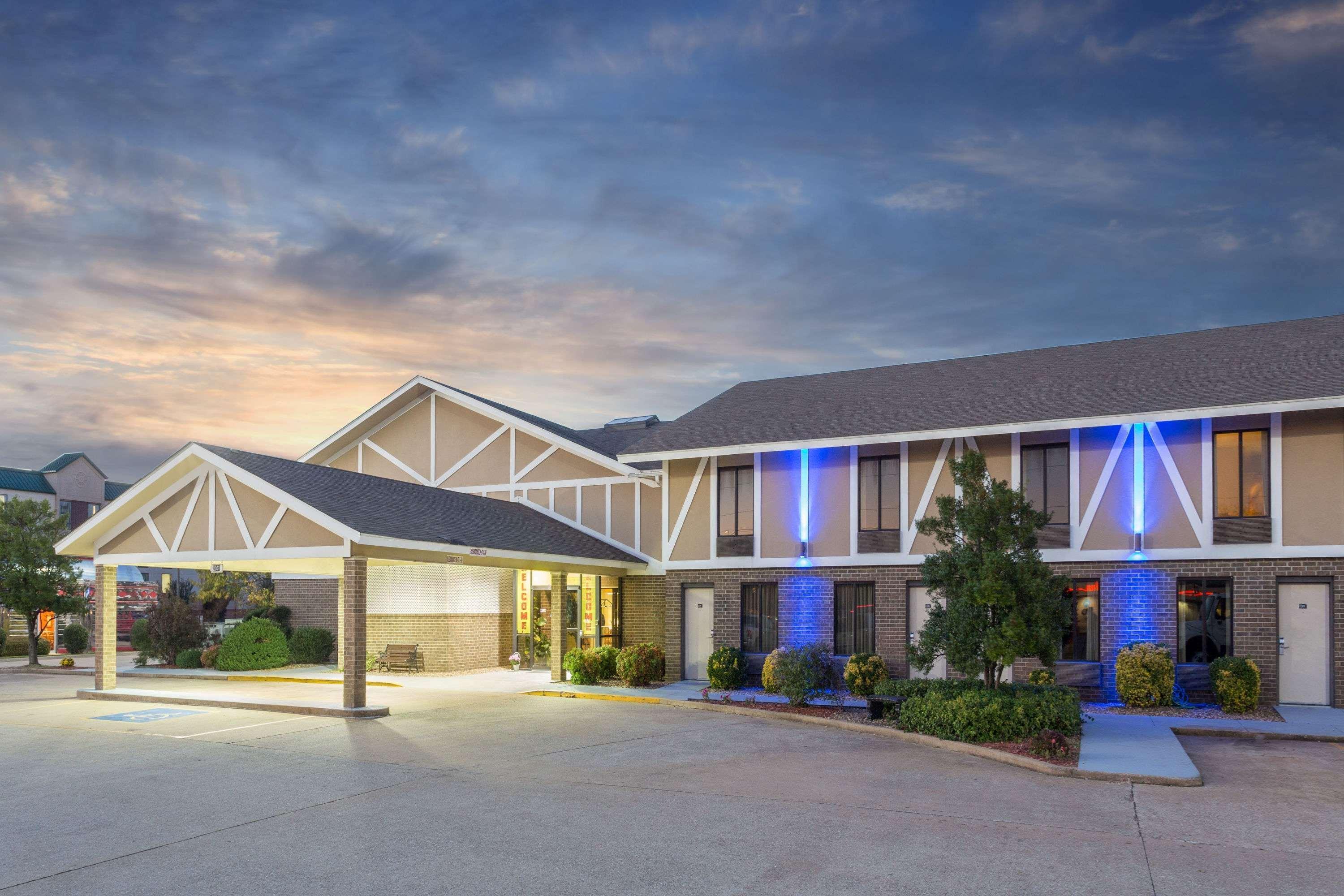 Super 8 By Wyndham Motel