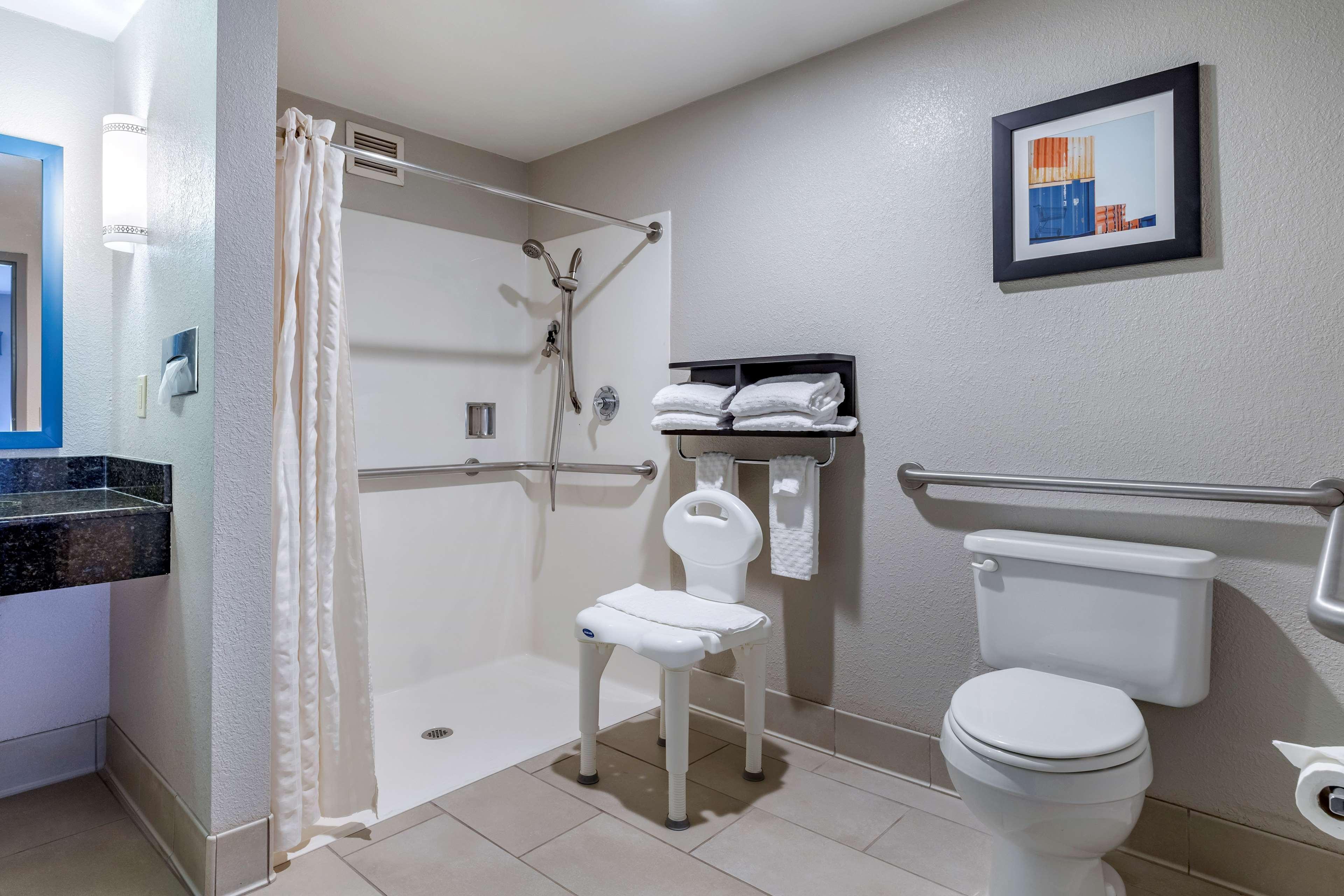 Best Western Plus Castlerock & 3*