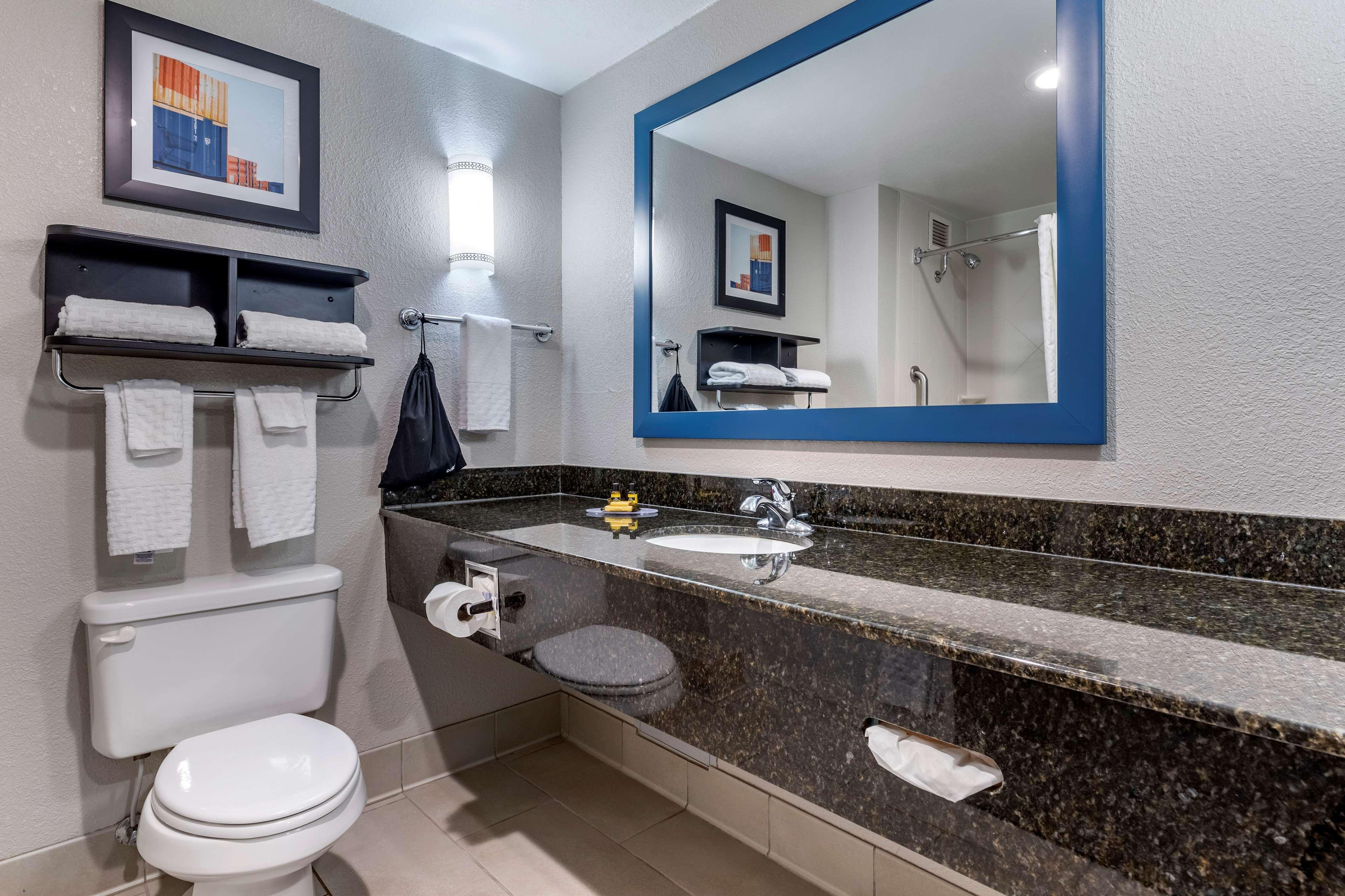 Best Western Plus Castlerock &