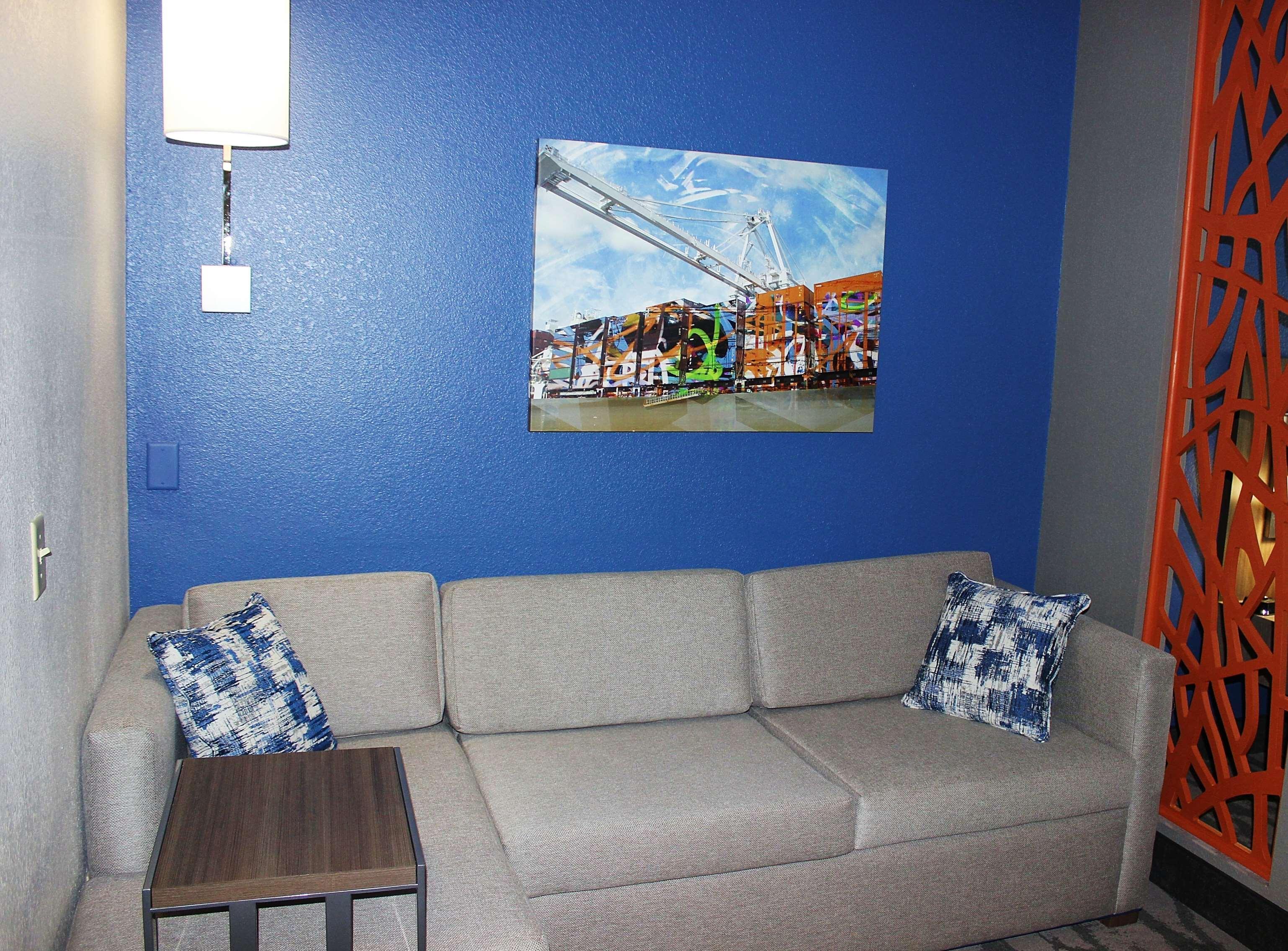 Best Western Plus Castlerock & 3* Bentonville