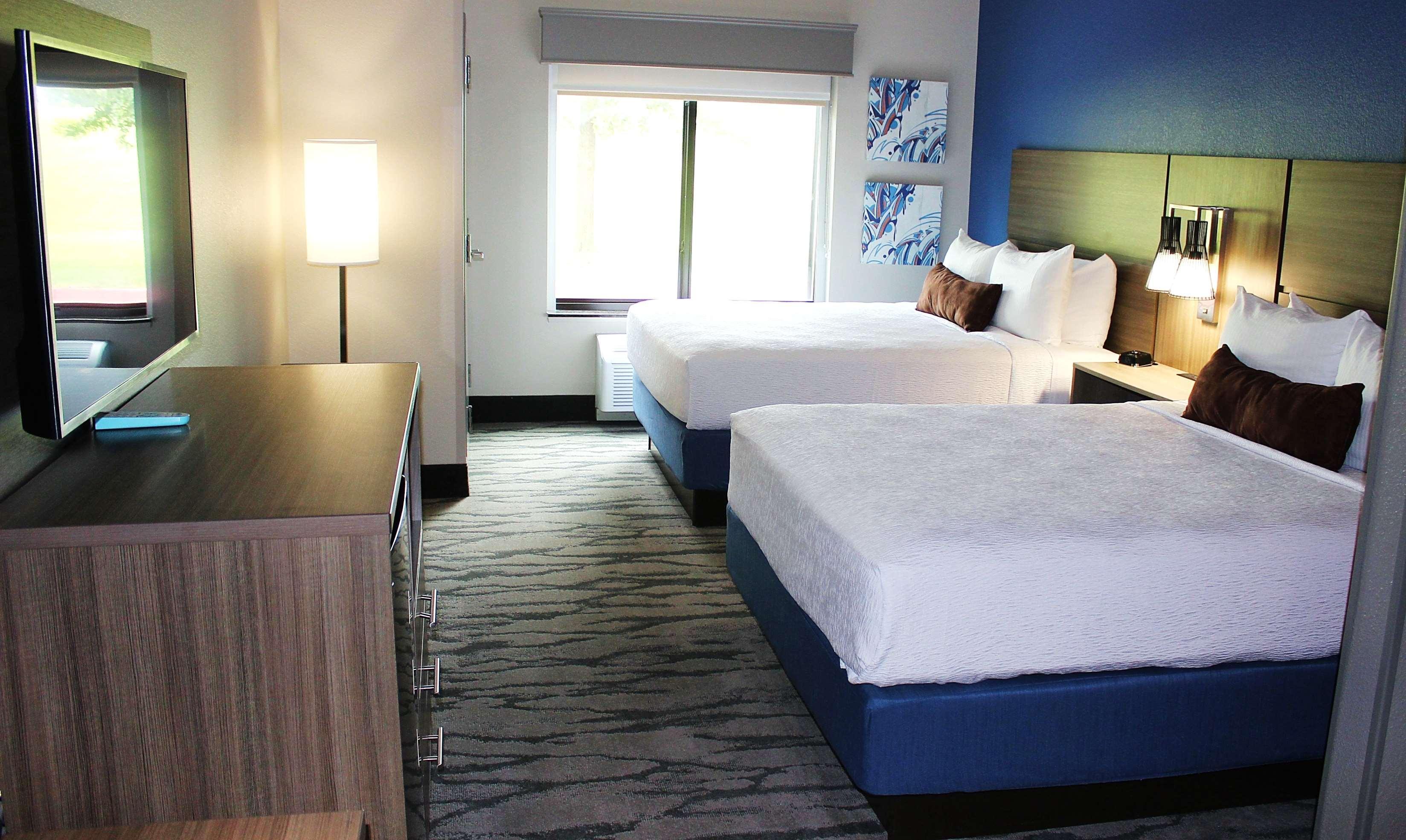 Best Western Plus Castlerock & 3* Bentonville