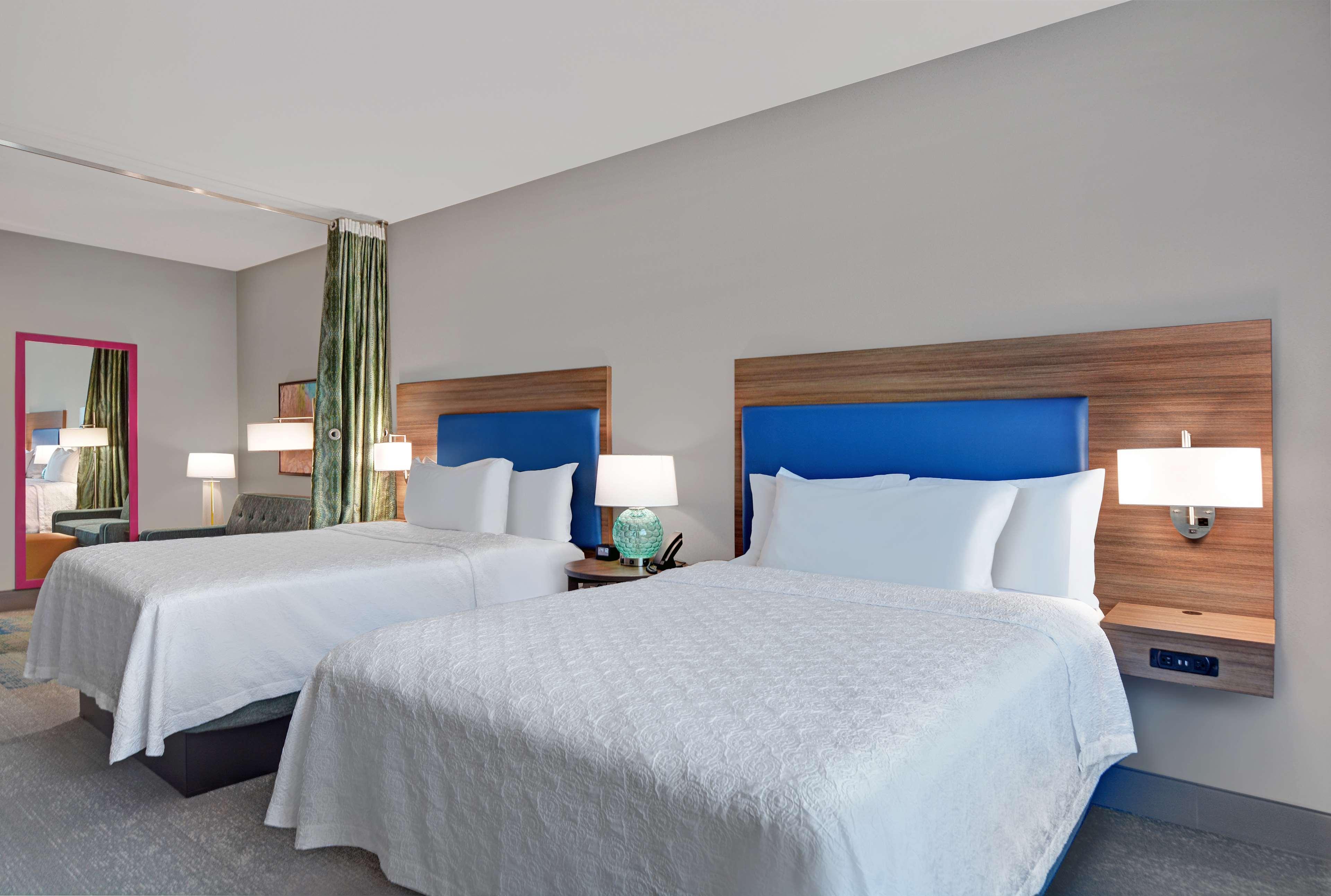Home2 By Hilton Rogers Hotel 3*