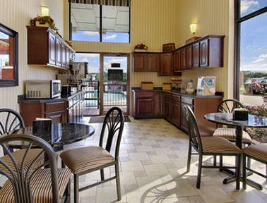 Super 8 By Wyndham 2* Bentonville