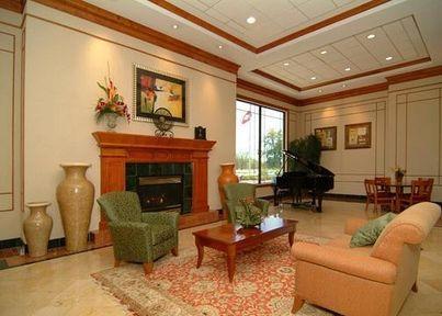 Hotel Clarion & Conference Center
