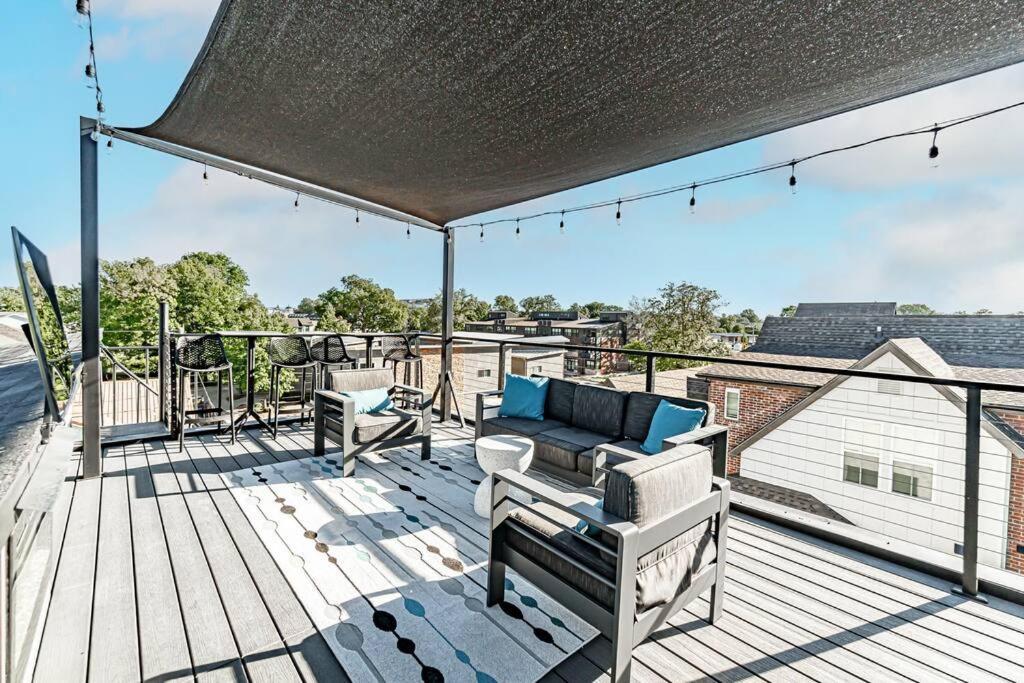 The Rooftop Terrace On The Square