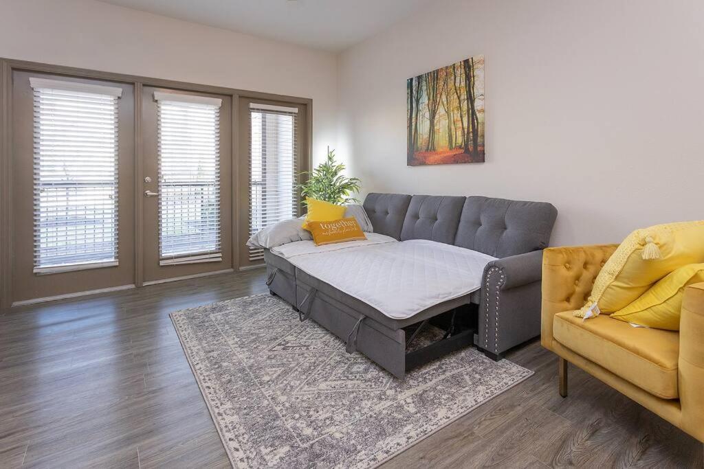 The Charming Canary Bentonville