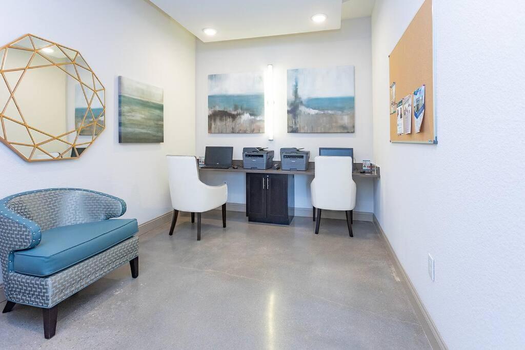 The Charming Canary Apartment Bentonville
